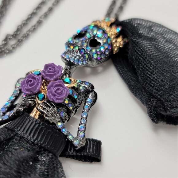 Betsey Johnson Rhinestone Skeleton Necklace w Black Lace NWT - Picture 5 of 12